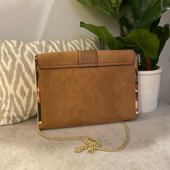 Aldo | Faux Suede Envelope Bag w Gold Chain Strap - Picture 4 of 8